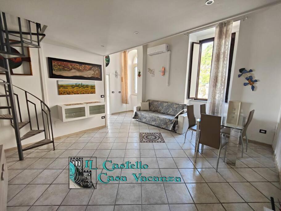 Il Castello Casa Vacanza Salerno Bagian luar foto